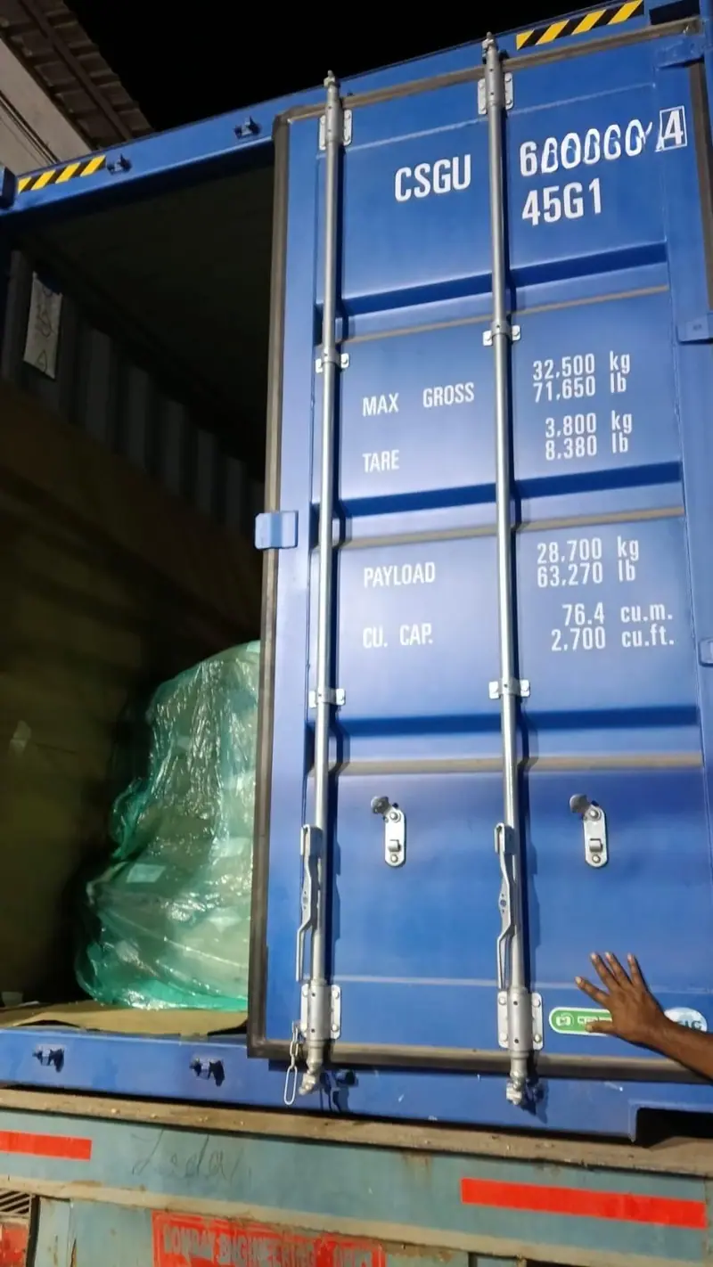 40 ft high-cube container at the start of loading