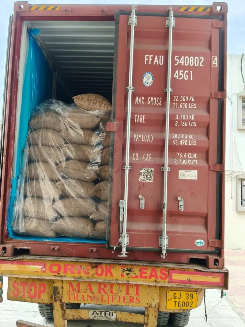 Jute bags loaded in a lined 40 ft high-cube container on a trailer
