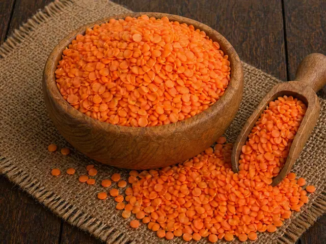 Red split lentils (masoor dal) and football lentils for export