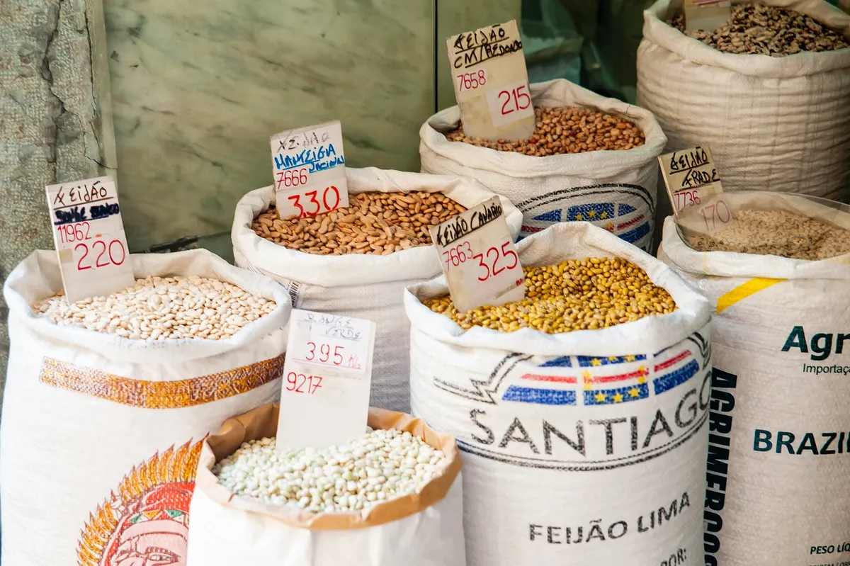 Bagged grains and pulses that need a phytosanitary certificate for export
