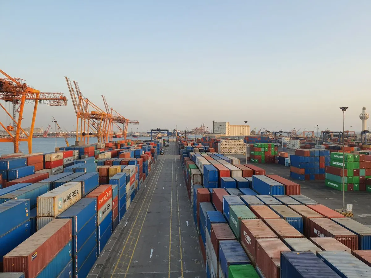 Container terminal where customs checks the certificate of origin