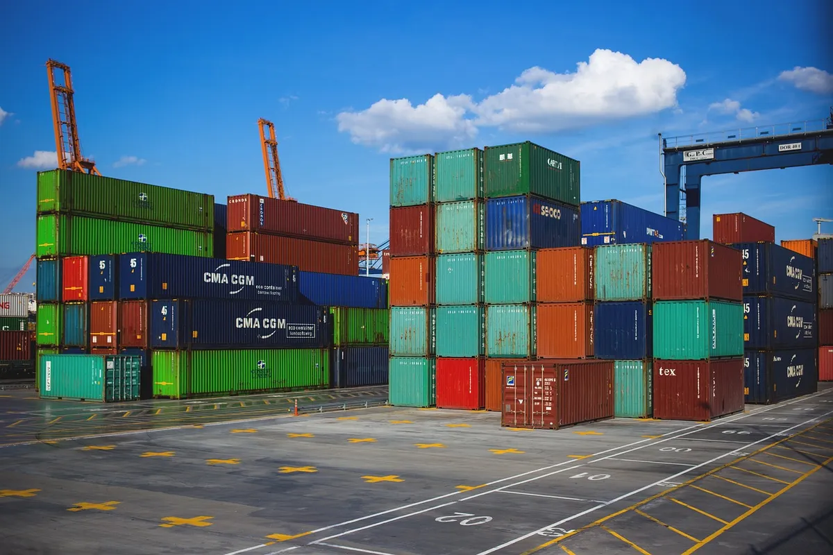 Shipping containers at port linked to food traceability records