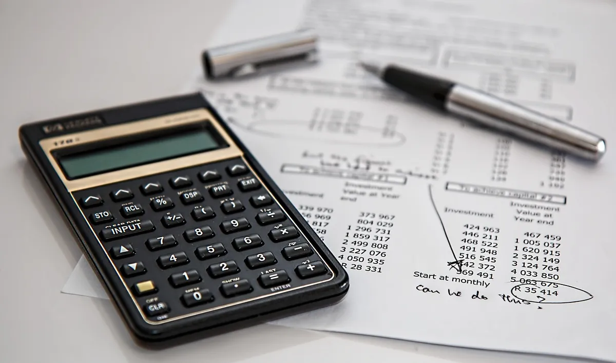 Calculator and cost sheet for estimating import costs from India