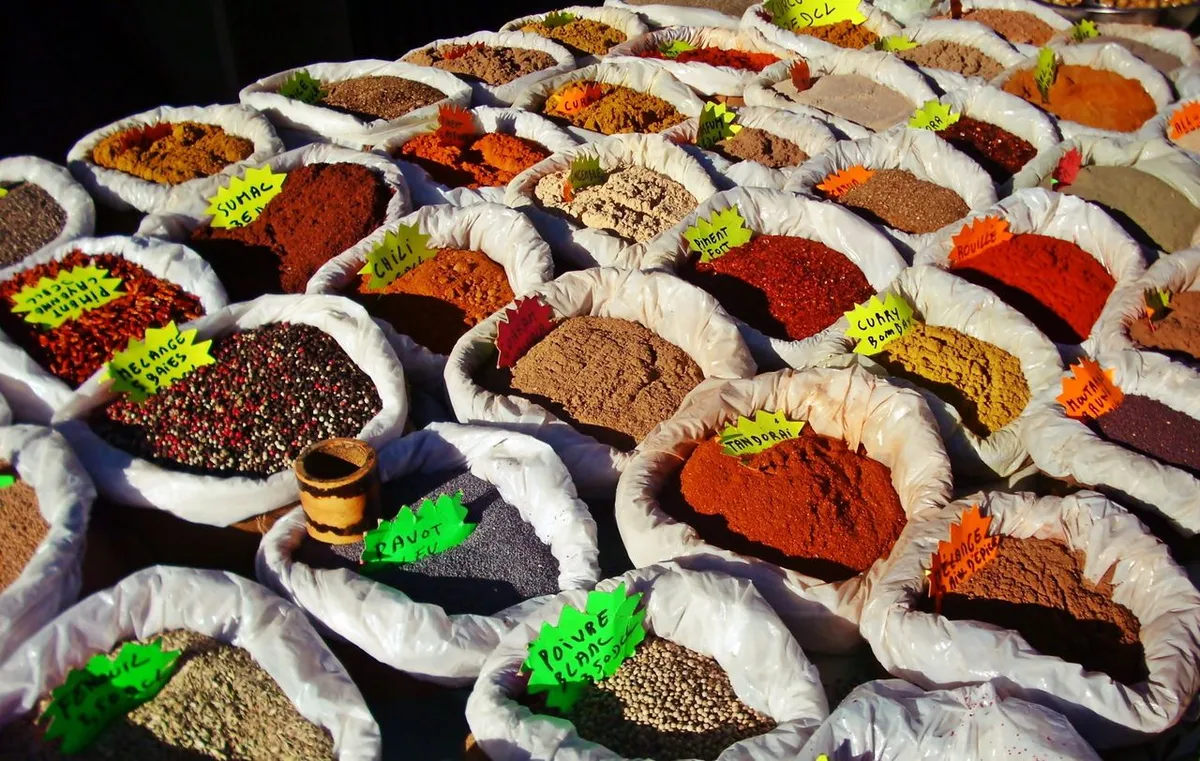 Bulk spices in open sacks, a stage where Salmonella contamination can occur