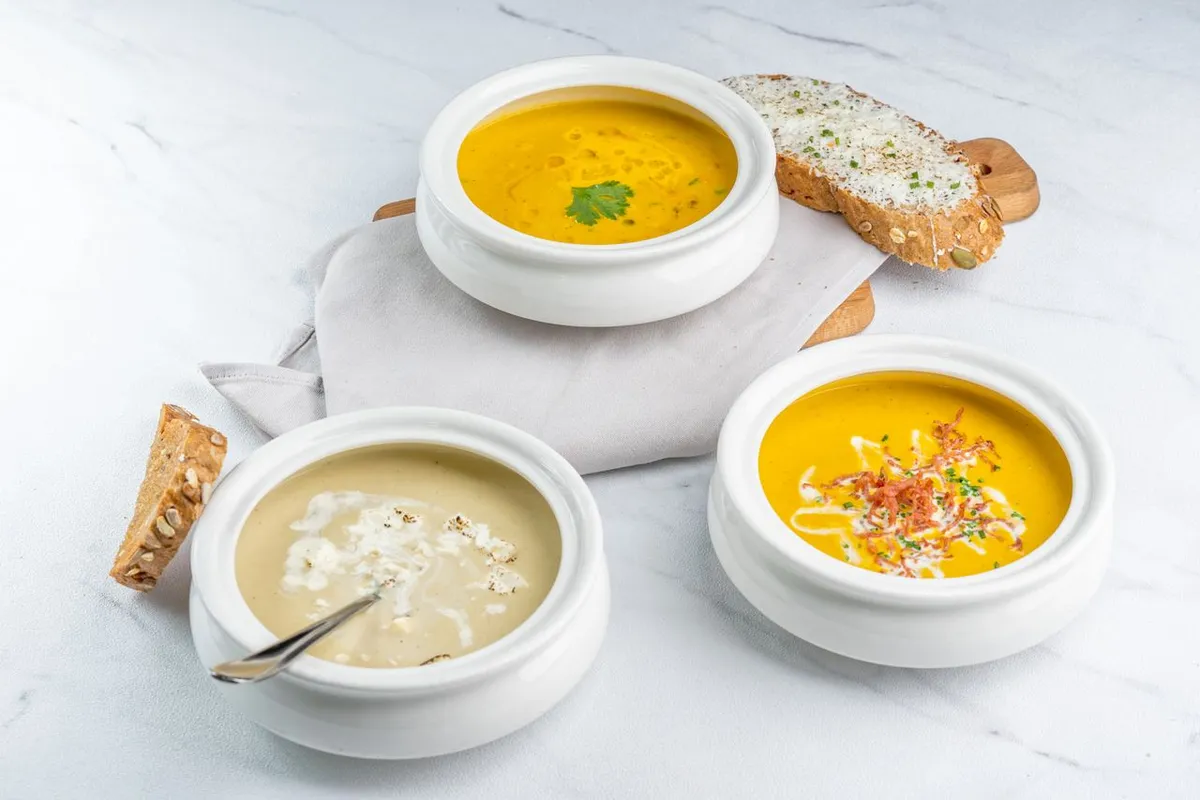 Bowls of soup flavoured with onion powder and dehydrated onion