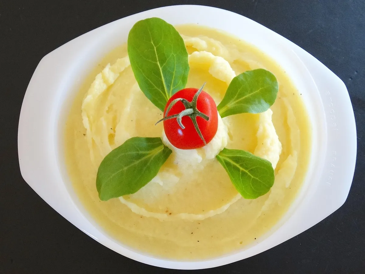 Mashed potato made from rehydrated potato flakes